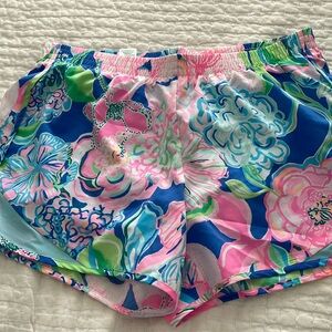 Lilly Pulitzer Luxletic Ocean Trail shorts size M- EUC condition